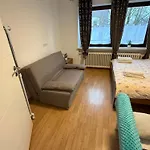 Apartament Gemuetliche Gaeste Fuer Ruhige Naechte. Zentral