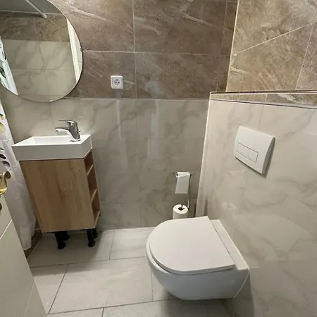 Gemuetliche Gaeste Fuer Ruhige Naechte. Zentral Apartment *